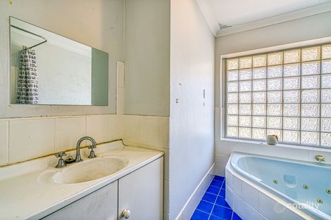 Property photo of 27 Range View Way Thornlie WA 6108