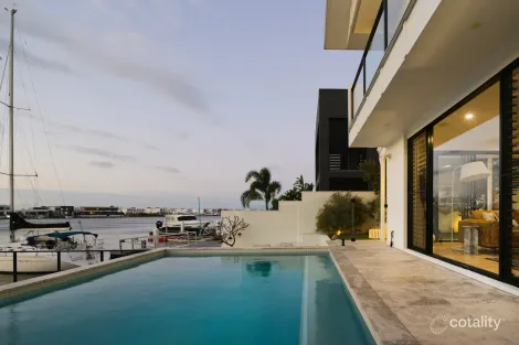 Property photo of 17 Quay Circuit Newport QLD 4020
