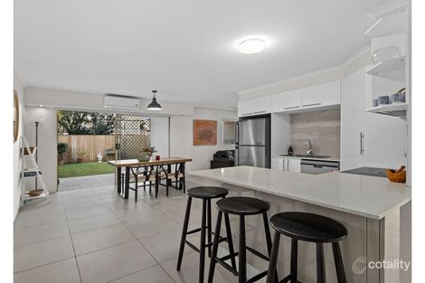 2/6 Pear St, Greenslopes, QLD 4120