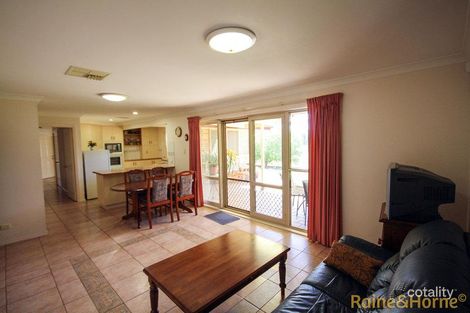 Property photo of 8 Grangewood Drive Dubbo NSW 2830