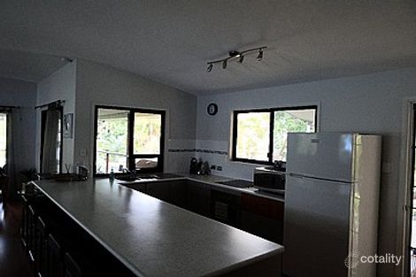 20 Coast Rd, Macleay Island, QLD 4184