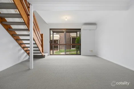 Property photo of 13/15 Smith Road Woodridge QLD 4114