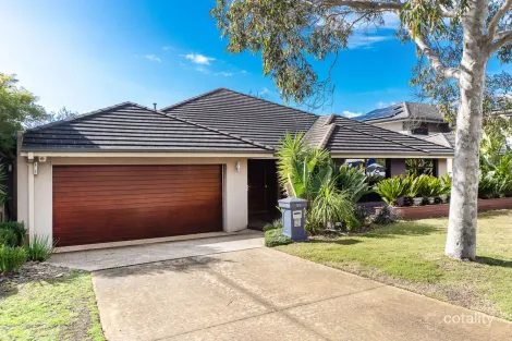 Property photo of 23 Mashie Terrace Sandhurst VIC 3977