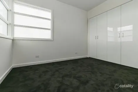 Property photo of 2/4 Carlisle Crescent Hughesdale VIC 3166
