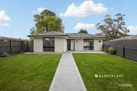 Property photo of 1/17 Cunningham Crescent Pakenham VIC 3810