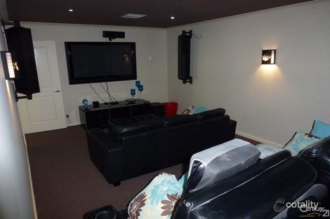 Property photo of 3 Canada Crescent Cameron Park NSW 2285