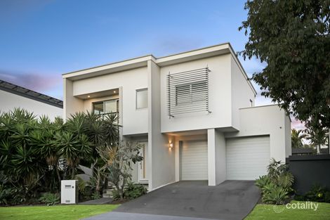 Property photo of 24 Waterline Crescent Bulimba QLD 4171