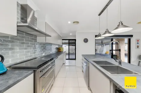 Property photo of 13 Deniston Circuit Bungendore NSW 2621