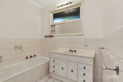 Property photo of 10 Deschamp Crescent Rowville VIC 3178