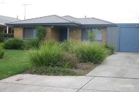 Property photo of 15 Emma Court Berwick VIC 3806