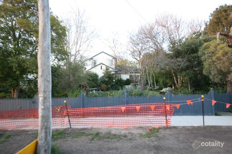 4 Fairmont Rd, Newtown, VIC 3220