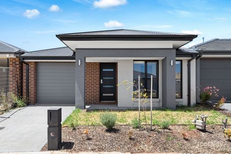 8 Pawling St, Rockbank, VIC 3335