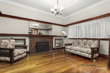 Property photo of 17 Holyrood Avenue Strathmore VIC 3041
