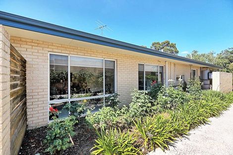 1/17 Boonooloo Rd, Kalamunda, WA 6076