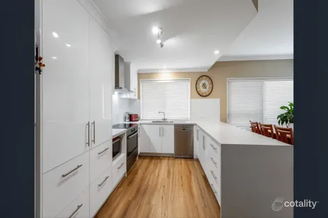 Property photo of 28 Fordington Way Murrumba Downs QLD 4503