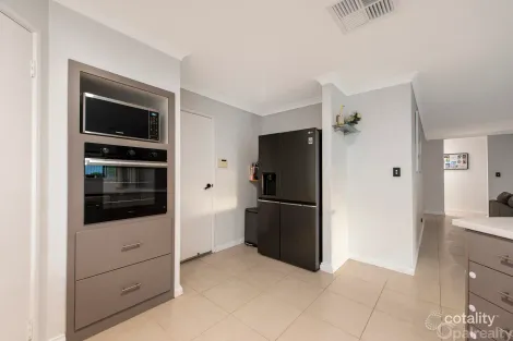 Property photo of 137 Bayside Boulevard Port Kennedy WA 6172