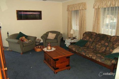 Property photo of 17 Willowbank Pocket Pakenham VIC 3810