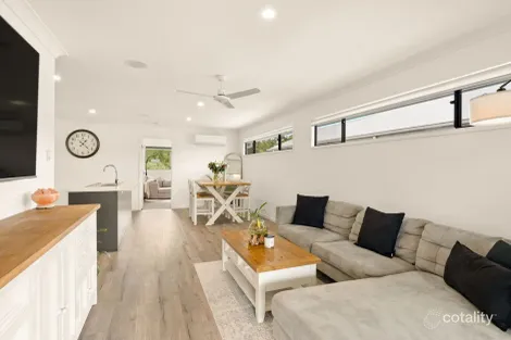 Property photo of 34 Twilight Drive Spring Mountain QLD 4300