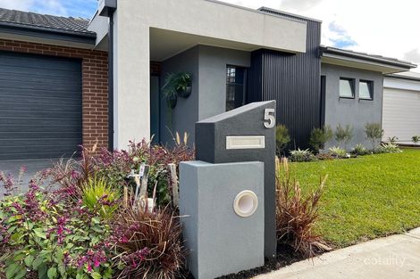 Property photo of 5 Hawkesbury Drive Donnybrook VIC 3064