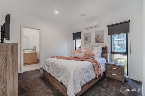 Property photo of 5 Hawkesbury Drive Donnybrook VIC 3064