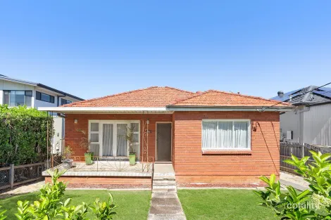 Property photo of 28 Barnstaple Road Rodd Point NSW 2046