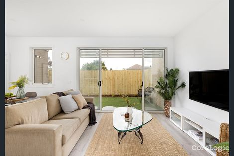 Property photo of 2/15 Hood Crescent Fawkner VIC 3060