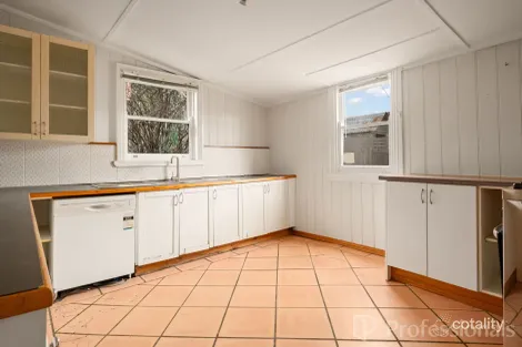 Property photo of 32 Henry Street Bathurst NSW 2795