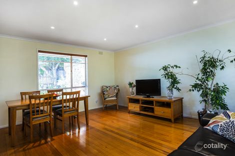 Property photo of 32 Brentwood Drive Avondale Heights VIC 3034