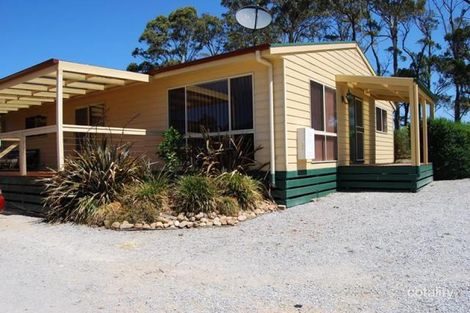 152 Colquhoun Rd, Lakes Entrance, VIC 3909