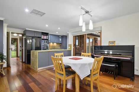 Property photo of 5 Mueller Court Endeavour Hills VIC 3802