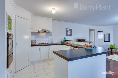 Property photo of 13 Bruxner Way Taylors Lakes VIC 3038