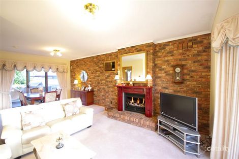 Property photo of 1 Maculosa Court Endeavour Hills VIC 3802