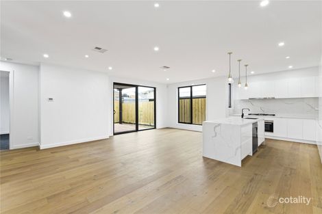 Property photo of 2/33 Palm Beach Crescent Mount Waverley VIC 3149