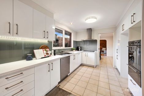 Property photo of 16 Arnside Crescent Westmeadows VIC 3049