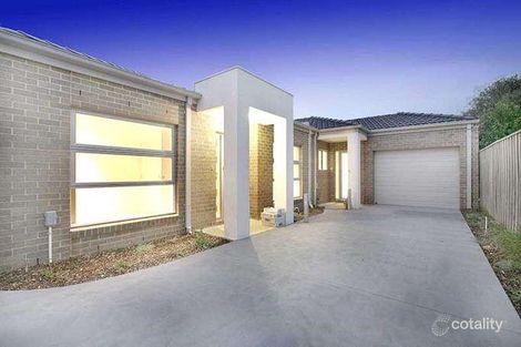 32 La Coruna Gdns, Point Cook, VIC 3030