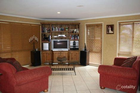 Property photo of 34 Gumview Close Regents Park QLD 4118