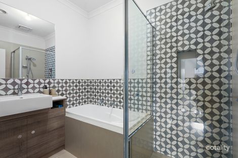 Property photo of 2/23 Oak Avenue Doveton VIC 3177