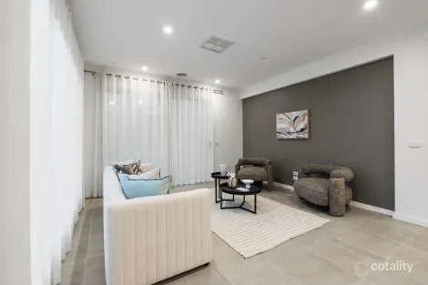 Property photo of 79 Whitfield Crescent Craigieburn VIC 3064
