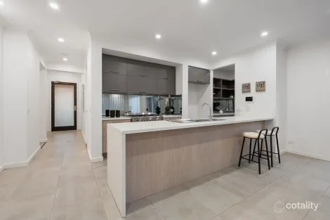 Property photo of 79 Whitfield Crescent Craigieburn VIC 3064