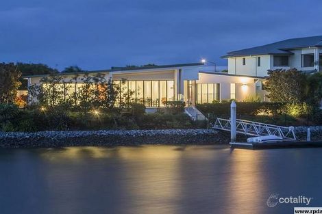 2002 The Circle, Hope Island, QLD 4212