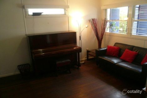 Property photo of 19 Baynes Street Highgate Hill QLD 4101