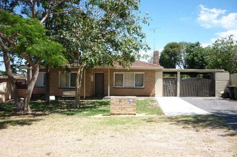 8 Steve St, Kelmscott, WA 6111