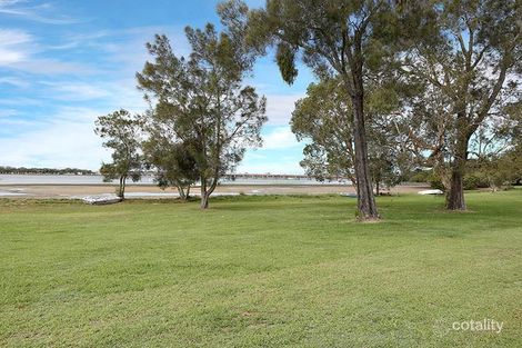 Property photo of 12A Spinnaker Drive Sandstone Point QLD 4511