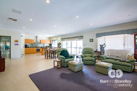 Property photo of 2 Strachan Court Gelorup WA 6230