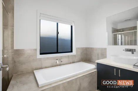Property photo of 71 Kingdom Boulevard Weir Views VIC 3338