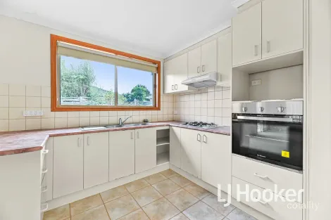 Property photo of 7 Capri Court Pakenham VIC 3810