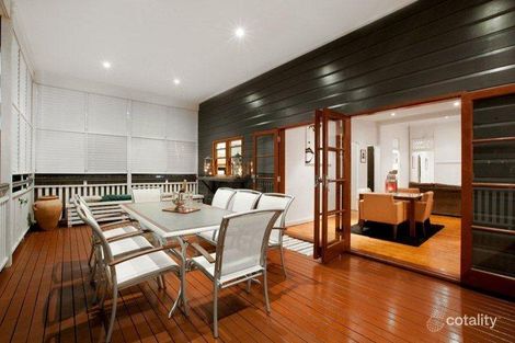 Property photo of 19 Lockerbie Street Kangaroo Point QLD 4169