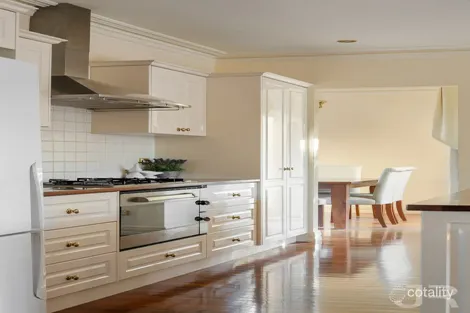 Property photo of 1 Boynton Place Berwick VIC 3806