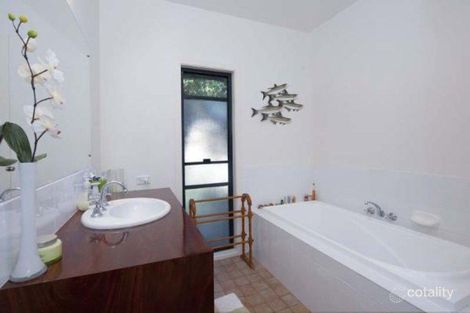 Property photo of 32 Hardy Avenue Ocean Shores NSW 2483