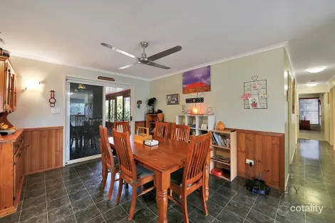 Property photo of 4 Ocean View Place Elliott Heads QLD 4670